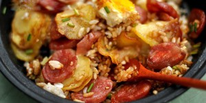 Cơm chiên lạp xưởng xúc xích Premio